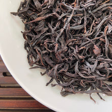 Laden Sie das Bild in den Galerie-Viewer, 2023 Spring FengHuang DanCong &quot;Song Zhong - Lao Cong&quot; (Songzhong - Old Tree) S+ Grade Oolong, Medium- Heavy Roasted, Loose Leaf Tea, Wu Dong, Chaozhou