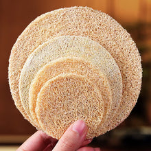 Laden Sie das Bild in den Galerie-Viewer, Natural Loofah Pad with Diameter 7cm, 9cm, 11cm for Yixing Teapot, Cup, Gaiwan