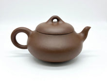 Load image into Gallery viewer, Yixing "Ai Li" (Plump Pear-shaped) Teapot 180ml, "Zi Ni" Clay / Mud