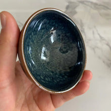 Load image into Gallery viewer, JianZhan Hong / Lan Zhe Hu Ban (Red/Blue Pelican Spot) Tea Cup - photo 2