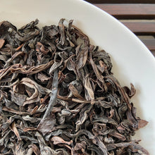 Load image into Gallery viewer, Spring Rou Gui Heavy Roasted (A++ Grade) Wuyi Yancha Oolong Tea - photo 5