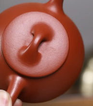 Carica l'immagine nel visualizzatore di Gallery, Yixing "Shi Piao" 135ml, 7 Spout Holes Teapot in "Zhao Zhuang Zhu Ni" (Zhaozhuan Village Red Clay) - King Tea Mall - photo 9