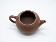Load image into Gallery viewer, Yixing "Ai Li" (Plump Pear-shaped) Teapot 180ml, "Zi Ni" Clay / Mud