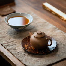 Load image into Gallery viewer, Yixing &quot;Ju Lun Zhu&quot; Teapot 120ml, Duan Ni.
