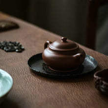 Laden Sie das Bild in den Galerie-Viewer, Yixing &quot;Pan Hu&quot; Teapot 130ml, Zi Ni, Purple Mud