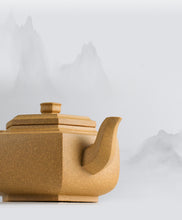 Cargar imagen en el visor de la galería, Dayi &quot;Xue Hua Hu&quot; Handmade Yixing Teapot in Duan Ni Clay 120ml