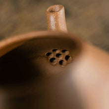 將圖片載入圖庫檢視器 Yixing &quot;Jun De&quot; Teapot in Original Ore Duan Ni Clay 100ml