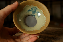 Laden Sie das Bild in den Galerie-Viewer, Rustic  Pottery Porcelain &quot;Cha Lou&quot; Strainer with Traditional Patterns