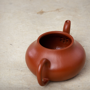 Fully Handmade, Yixing "Li Xing" (Pear Shape) Teapot 180CC, "Zhu Ni" Mud,