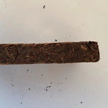 Load image into Gallery viewer, 1993 CNNP - BaiShaXi Hei Zhuan Cha (Dark Brick Tea) 2000g, Hunan Province - photo 10