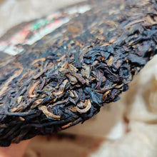 Load image into Gallery viewer, 2001 Liming 431301 (Green Mark) Cake 357g Puerh Raw Tea Sheng Cha - photo 5