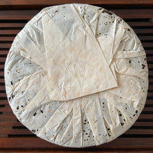 Load image into Gallery viewer, 2002 CNNP Puerh 7532 (Green Mark) 1st Batch Cake 357g Puerh Sheng Cha Raw Tea - photo 9