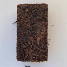Load image into Gallery viewer, 2003 CNNP - BaiShaXi Hei Zhuan Cha (Dark Brick Tea) 400g, Hunan Province - photo 5