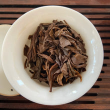 Load image into Gallery viewer, 2004 ChangTai Chang Tai Hao - Ye Sheng Ji Pin - Bu Lang ( Wild Premium - Bulang) - photo 3