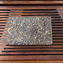 Charger l'image dans la galerie, 2004 ChangtaiMeng Hai Cha Zhuan (Menghai Tea Brick) 250g Puerh Raw Tea Sheng Cha - photo 3