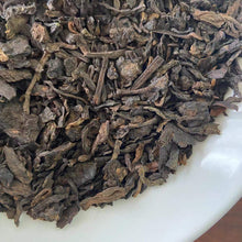 Carica l'immagine nel visualizzatore di Gallery, 2004 KingTeaMall Wu Ming (Nameless) Pried Loose Leaf Puerh Ripe Tea Shou Cha - photo 5