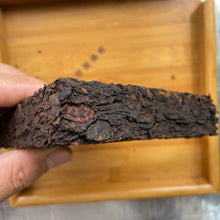 Load image into Gallery viewer, 2004 LaoTongZhi Cha Zhuan - Zhu Pi Cha (Tea Brick - Bamboo Neifei) 250g Puerh Ri - photo 5