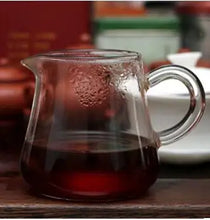 Load image into Gallery viewer, 2007 DaYi "Yu Run" (Jade Sleek) Cake 357g Puerh Shou Cha Ripe Tea - King Tea Mall