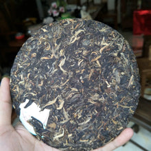 Load image into Gallery viewer, 2007 LiMing Zao Chun Yin Hao (Early Spring Silver Hairs) 701 Batch 200g Cake Pue - photo 5
