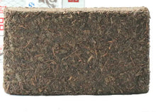 Laden Sie das Bild in den Galerie-Viewer, 2007 XiangYi FuCha "Te Zhi Li Pin" (Specially Made Gift) Brick 800g Dark Tea Hunan - King Tea Mall