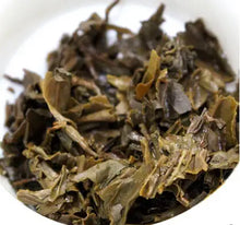 Load image into Gallery viewer, 2008 Dayi "7582" Cake 357g Puerh Sheng Cha Raw Tea - King Tea Mall