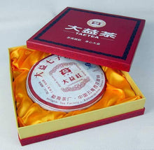 Load image into Gallery viewer, 2008 DaYi "Da Yi Hong" (Red TAE) Cake 357g Puerh Shou Cha Ripe Tea - King Tea Mall