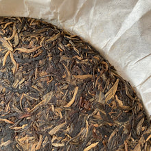 Carica l'immagine nel visualizzatore di Gallery, 2008 NanQiao Che Fo Nan-Ji Xiang (Bulang Luckiness) Cake 357g Puerh Raw Tea Shen - photo 6