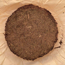 Load image into Gallery viewer, 2009 AnHua Qian Liang Cha Cake Around 750g, Dark Tea, Hunan Province. - photo 4