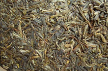 Load image into Gallery viewer, 2009 DaYi "Yin Kong Que" (Silver Peacock) Cake 400g Puerh Sheng Cha Raw Tea - King Tea Mall