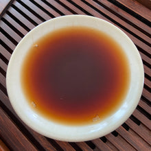 Load image into Gallery viewer, 2009 LaoTongZhi 8578 Cake 357g Puerh Shou Cha Ripe Tea - photo 11