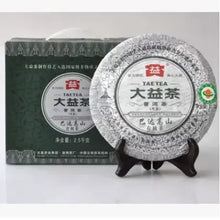 Load image into Gallery viewer, 2010 DaYi "Ba Da Gao Shan" (Bada High Mountain) Cake 357g Puerh Sheng Cha Raw Tea - King Tea Mall