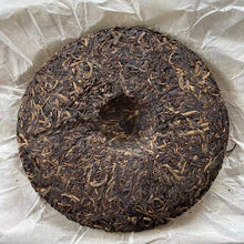 Load image into Gallery viewer, 2010 LiMing Yue Chen Yue Xiang (The Older The Better) Cake 357g Puerh Raw Tea Sh - photo 3