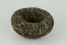 Laden Sie das Bild in den Galerie-Viewer, 2012 LaoManEr "Ban Zhang Tuo Cha" (Banzhang) 250g Puerh Sheng Cha Raw Tea - King Tea Mall