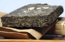 Load image into Gallery viewer, 2013 MengKu RongShi "100%" Brick 500g Puerh Raw Tea Sheng Cha - King Tea Mall
