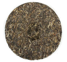 Carica l'immagine nel visualizzatore di Gallery, 2015 LaoTongZhi "9948" Cake 357g Puerh Sheng Cha Raw Tea - King Tea Mall