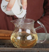 Laden Sie das Bild in den Galerie-Viewer, 2016 ChenShengHao "Han Qing"(History) Cake 357g Puerh Raw Tea Sheng Cha - King Tea Mall