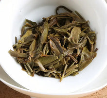 Laden Sie das Bild in den Galerie-Viewer, 2016 ChenShengHao "Han Qing"(History) Cake 357g Puerh Raw Tea Sheng Cha - King Tea Mall