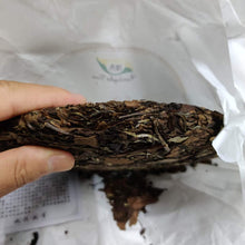 Load image into Gallery viewer, 2016 Lao Bai Cha - Shou Mei (Old White Tea - Shoumei ) Cake 357g Fuding BaiCha,  - photo 6