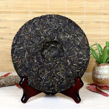 Carica l'immagine nel visualizzatore di Gallery, 2017 DaYi "Wei Zui Yan" (the Strongest Flavor) Cake 357g Puerh Sheng Cha Raw Tea - King Tea Mall