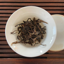 Load image into Gallery viewer, 2017 KingTeaMall Pin Sui - Bu Lang (Clock - Bulang) 250g Cake Puerh Sheng Cha Ra - photo 11