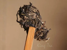 Load image into Gallery viewer, 【Free Shipping】2018 KingTeaMall Spring "ZI QI" Cake 100g Puerh GuShu Sheng Cha Raw Tea - King Tea Mall