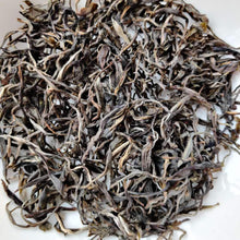 Load image into Gallery viewer, 2020 KingTeaMall Spring Bu Lang Da Shu (Bulang Big Tree) Loose Leaf Puerh Raw Te - photo 2