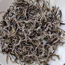 Laden Sie das Bild in den Galerie-Viewer, 2020 KingTeaMall Spring Ye Fang Cha (Wild Arbor Tree ) Loose Leaf Puerh Raw Tea  - photo 2