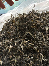 Cargar imagen en el visor de la galería, 2020 KingTeaMall Spring &quot;Ye Fang Cha&quot; (Wild Arbor Tree ) Loose Leaf Puerh Raw Tea Sheng Cha
