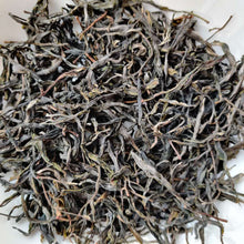 Charger l&#39;image dans la galerie, [Sold Out] 2020 KingTeaMall Spring &quot;Bang Dong Gu Shu&quot; (Bangdong Old Tree) Loose Leaf Puerh Raw Tea Sheng Cha