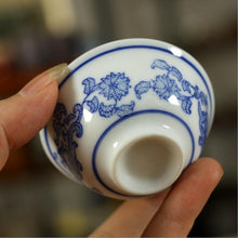 Laden Sie das Bild in den Galerie-Viewer, Blue &amp; White Porcelain, Tea Cups, Traditional Painting, Tea Cup, 2 Variations.