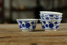 Cargar imagen en el visor de la galería, Blue &amp; White Porcelain, Tea Cups, Traditional Painting, Tea Cup, 2 Variations.