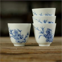 Laden Sie das Bild in den Galerie-Viewer, Blue &amp; White Porcelain, Tea Cup, 2 Variations, 70ml*4pcs, &quot;Pine&quot;/ &quot;Bamboo&quot;