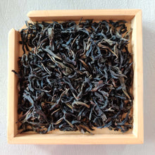 Load image into Gallery viewer, Spring &quot;Shui Xian - Hua Xiang &quot; (A+ Grade Flower Fragrance ) Light-medium Roasted Wuyi Yancha Oolong Tea