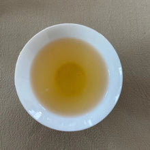 Carica l&#39;immagine nel visualizzatore di Gallery, 2020 FengHuang DanCong &quot;Xue Pian - Ya Shi Xiang&quot; (Winter - Snowflake - Duck Poop Fragrance) A++ Level Oolong,Loose Leaf Tea